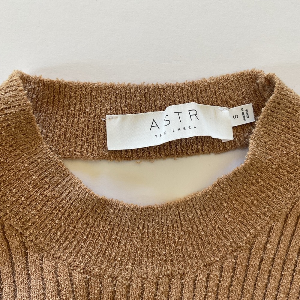 Astr Tan Open-Back Sweater - Picture 7 of 9